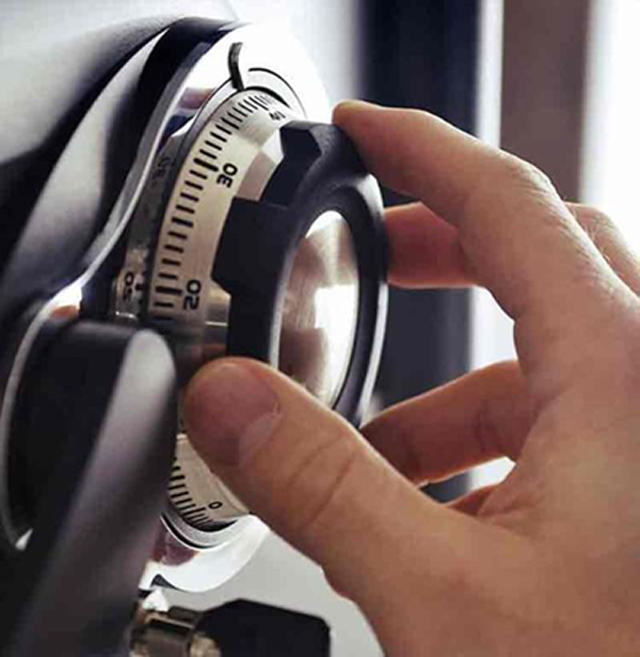 布拖开修保险柜